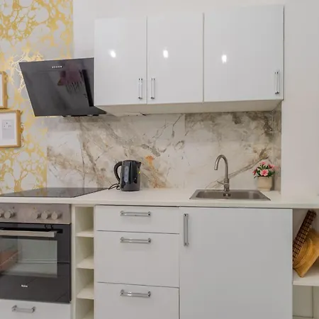 Urban Harmony & On Akacfa Street *