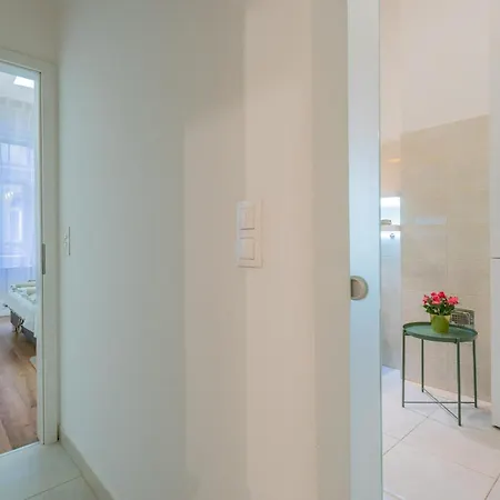Urban Harmony & On Akacfa Street Apartman Budapest
