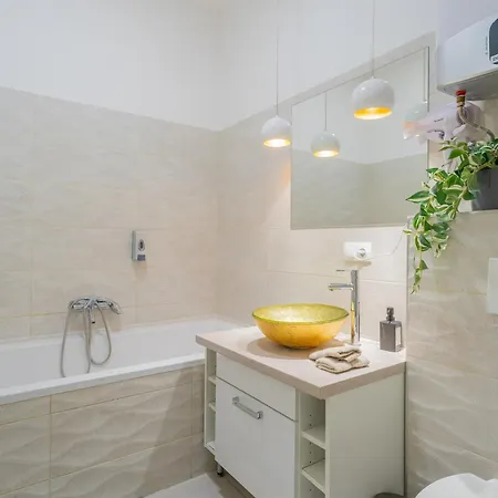 Urban Harmony & On Akacfa Street * Budapest