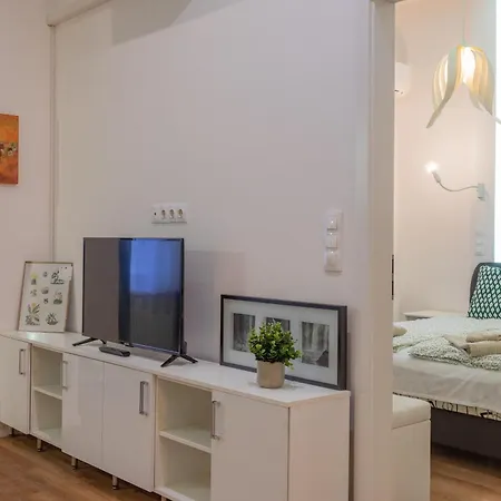 Urban Harmony & On Akacfa Street *