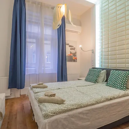 Urban Harmony & On Akacfa Street * Budapest