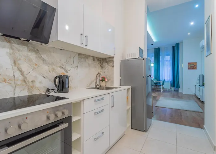 شقة Urban Harmony & On Akacfa Street *