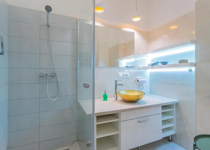 شقة Urban Harmony & On Akacfa Street