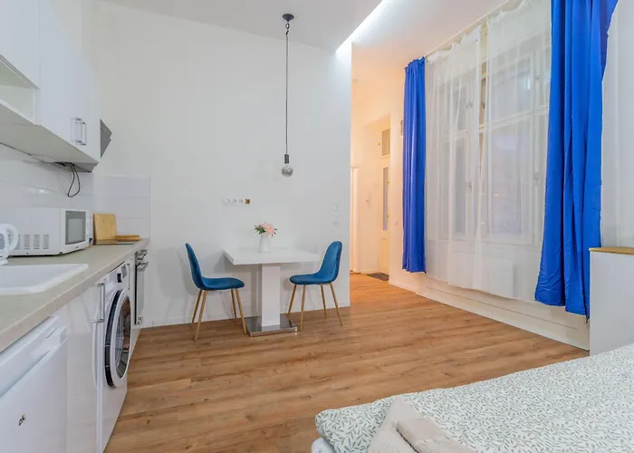 Urban Harmony & On Akacfa Street شقة بودابست