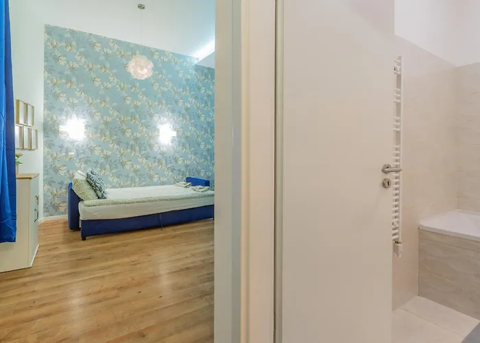 شقة Urban Harmony & On Akacfa Street *