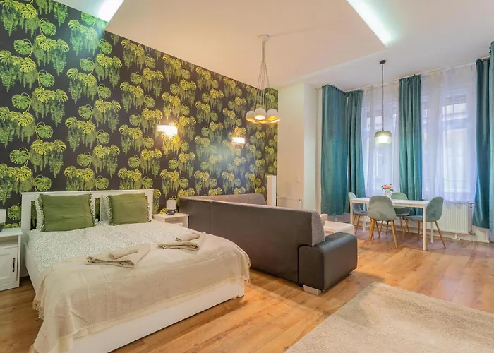 Urban Harmony & On Akacfa Street *