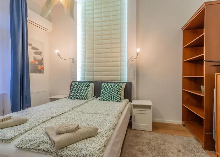 Urban Harmony & On Akacfa Street شقة