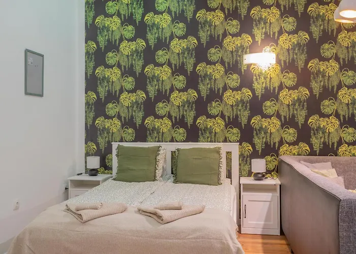 Urban Harmony & On Akacfa Street بودابست