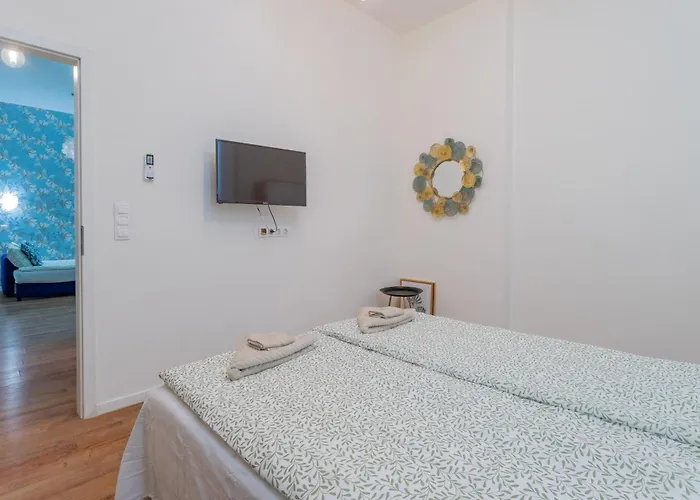 Urban Harmony & On Akacfa Street شقة *