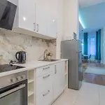 Apartamento Urban Harmony & On Akacfa Street *